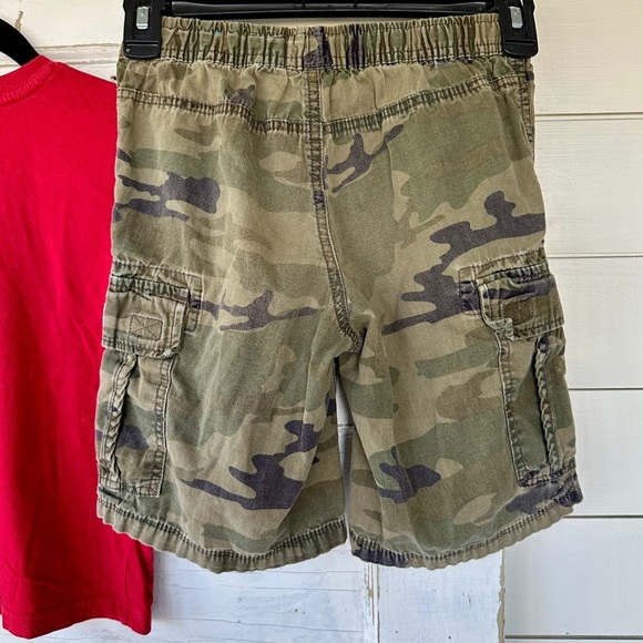 NIKE, BOYS SHORT SLEEVE, RED SHIRT, & CHILDRENS PLACE, BOYS CAMO SHORTS, SIZE 7 - Picture 6 of 8